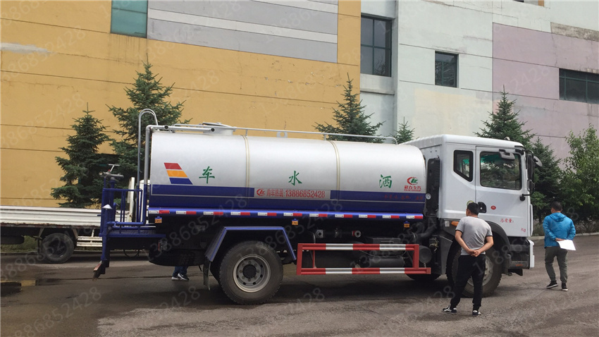 湖北盈通汽車湖北工地福田灑